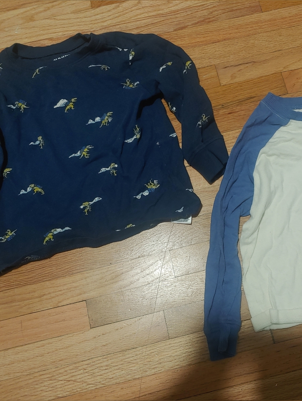 Old Navy Long-Sleeve Shirt w/ Yellow Dino Printo & Blue And White Tee / Size 3t